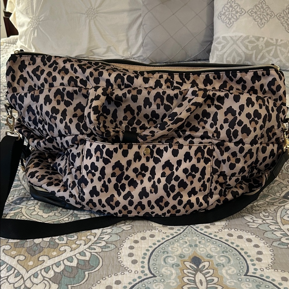 Itzy Ritzy Leopard Pattern Weekender Bag - image 8